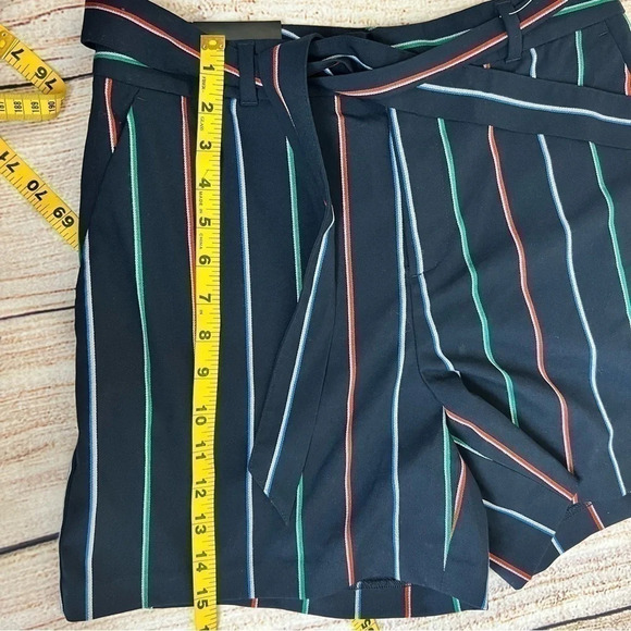 Banana Republic Stripe Women shorts size 4 - Picture 4 of 9